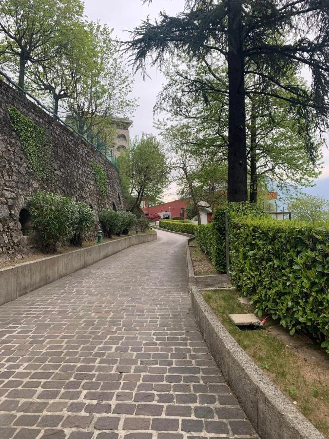 Appartamento Timeless Con Piscina E Tennis Valbrona Exteriör bild